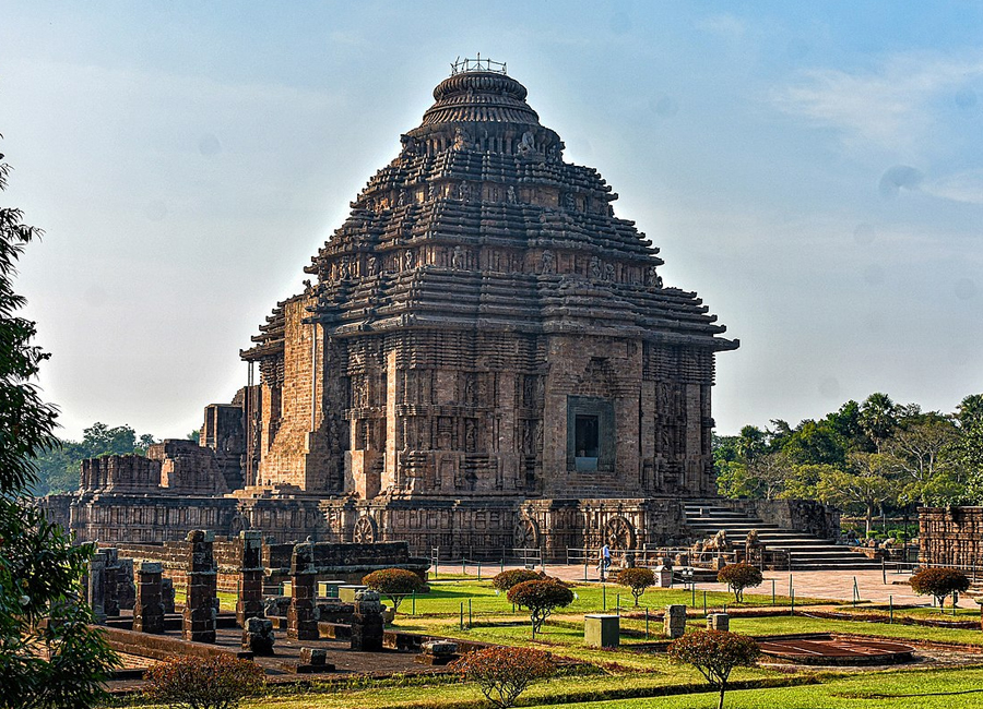A Puri-Konark day trip with Nandighosh Tours and Travels sounds like an exciting way to explore the rich cultural and historical landmarks of Odisha! Here’s what you might expect during such a day trip:
